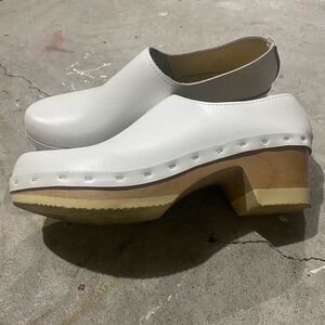 No. 6 White Clogs (size 41) - Like New!